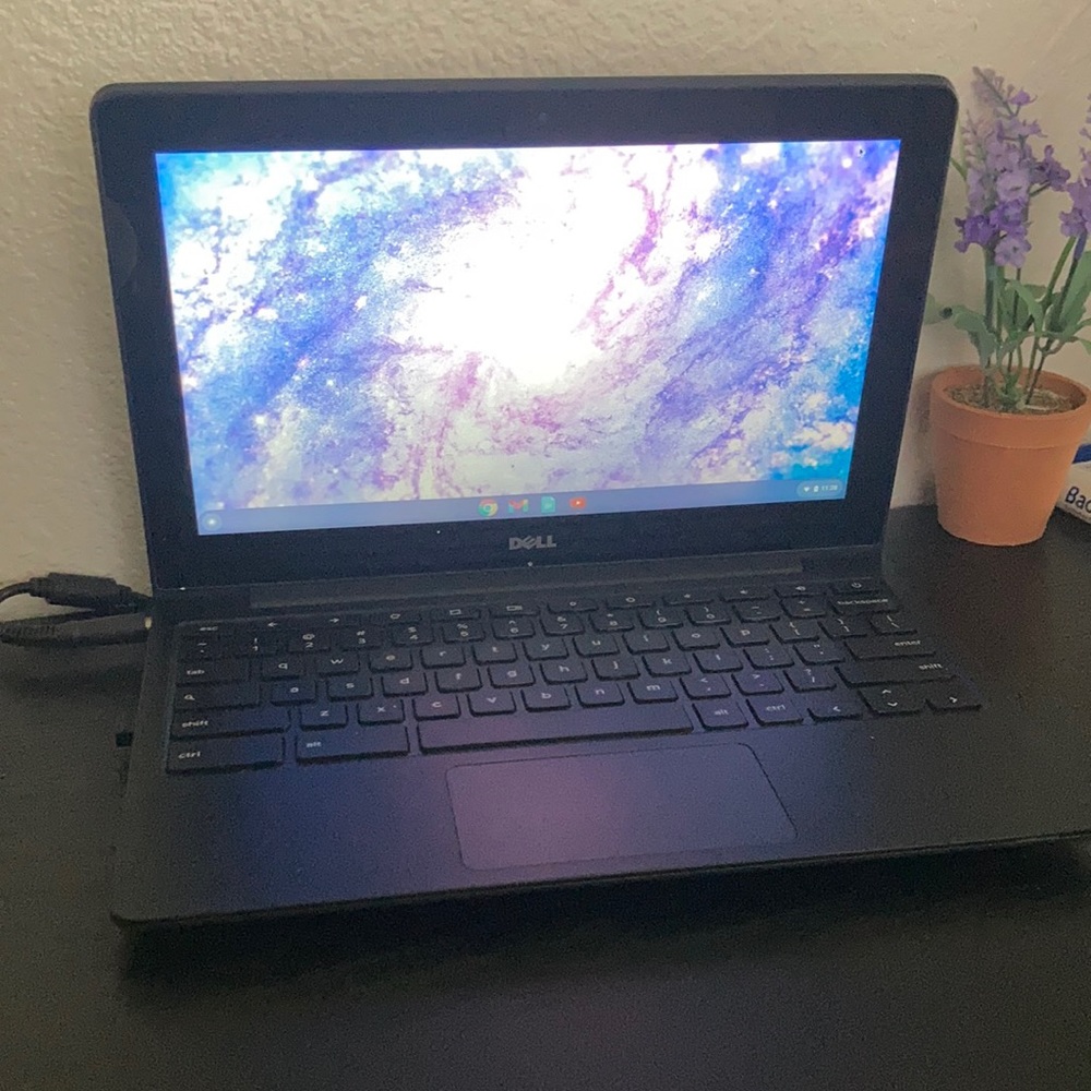 Dell Chromebook CB1C13 Laptop Computer 11" Screen